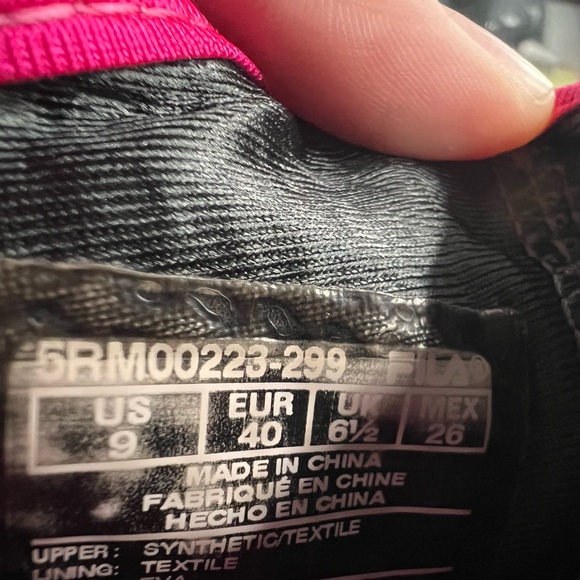 Fila Women's Memory
Multiswift Running Shoe - Gray with Pink / Rainbow - Picture 11 of 13